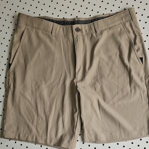Haggar In Motion Mens Shorts TAN SZ 40 EXC COND